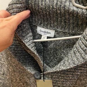 Brand new men’s gray sweater